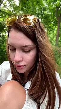 KikiWatson webcam