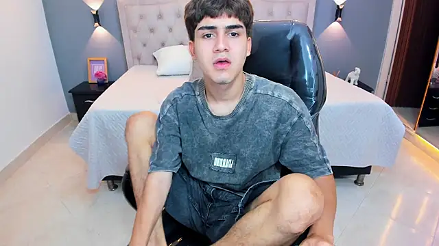 Tommy18__ webcam
