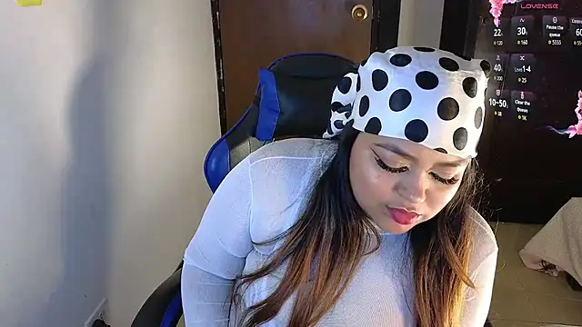 Hela_Collins webcam