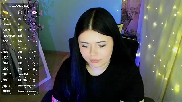 Mona_Esty webcam