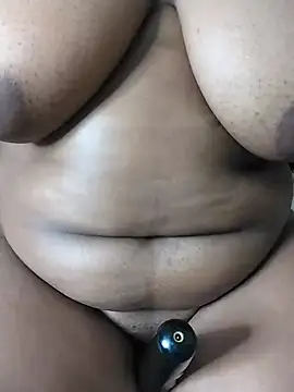 WildnWetMilfX36 webcam