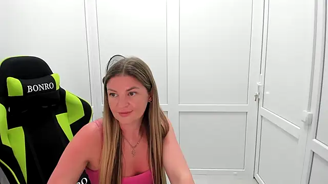 MiaSummerr_ webcam