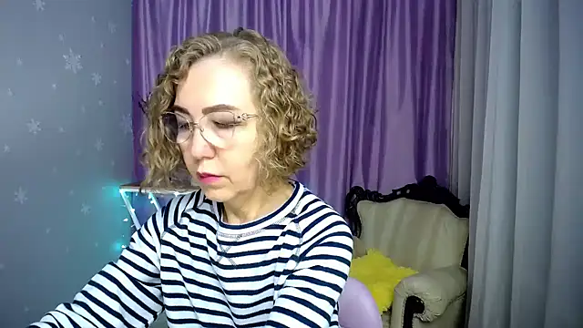 queen_a_n_i webcam