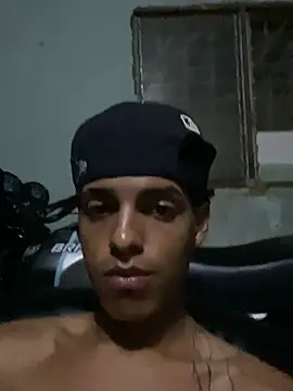 Aleexxx_2005 webcam