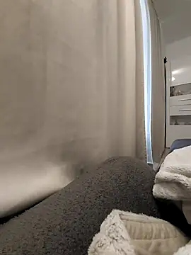SexyJulia21 live cam on StripChat