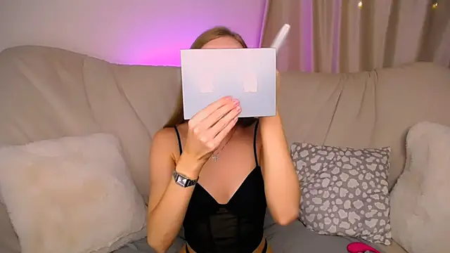 EllyColins webcam