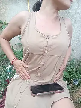Linda-yiyi live cam on StripChat