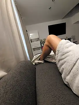 SexyJulia21 live cam on StripChat
