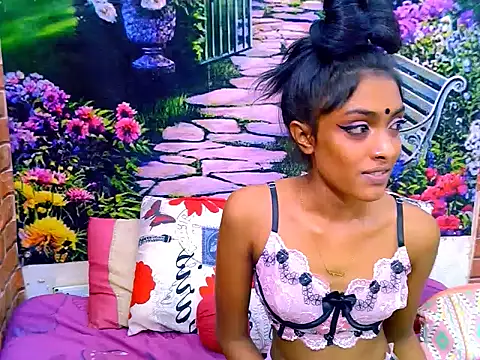 IndianPretty14u2Luv live cam on StripChat