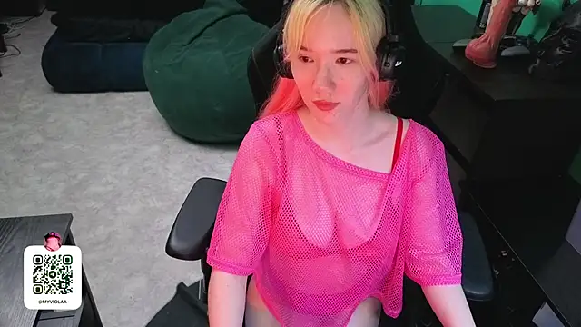 Maya_Viola webcam