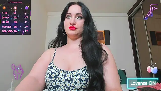 GoldenLunaa webcam
