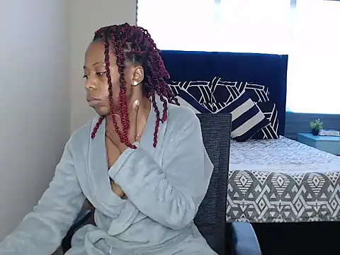 QUEENMANDYY webcam