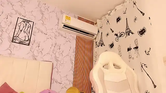 lilith_horny live cam on StripChat