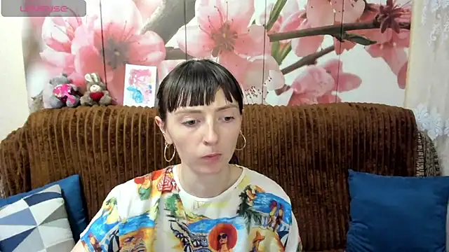 TayanaJons webcam