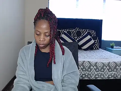 QUEENMANDYY webcam