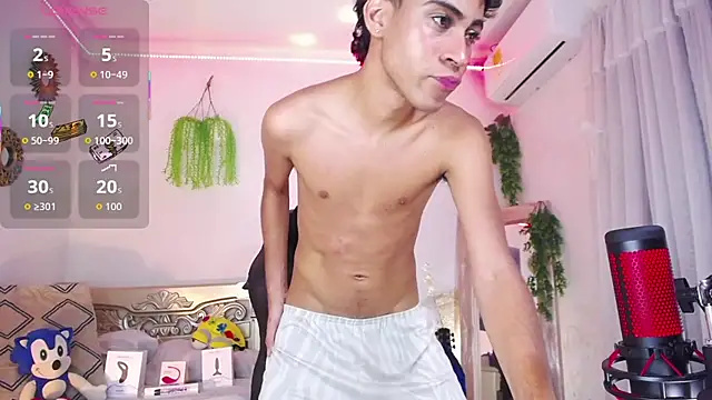 huge_armound webcam
