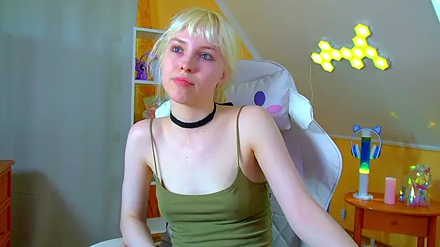 HannahHollis live cam on StripChat