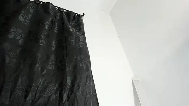latinhotmuscle live cam on StripChat