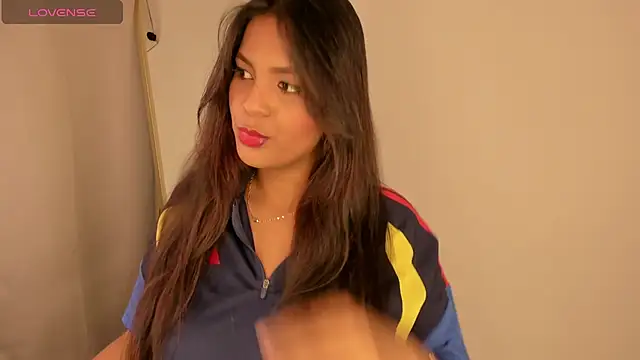 Aishs_bigass live cam on StripChat