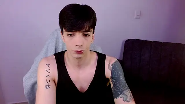 H3ll_B0I webcam