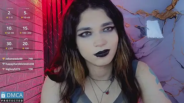 MaeveKuro webcam