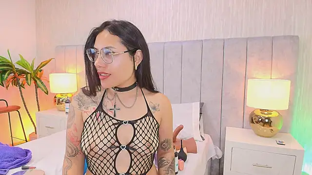Tesalove_606 webcam