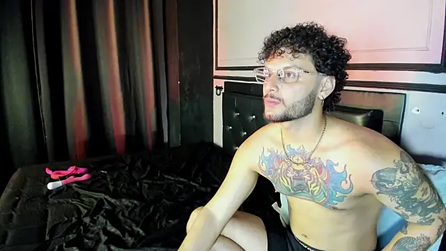Twisted_Fantasy webcam