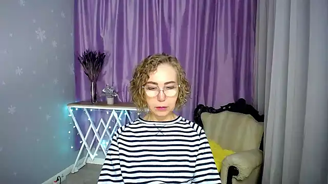 queen_a_n_i webcam