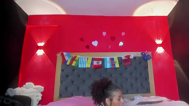 YayaHilton live cam on StripChat