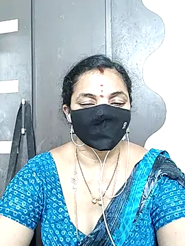 Leela_555 live cam on StripChat