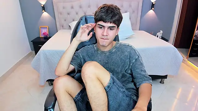 Tommy18__ webcam