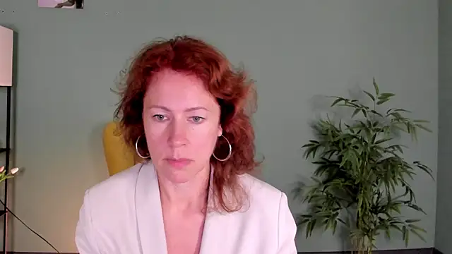 LeticiaRomano live cam on StripChat