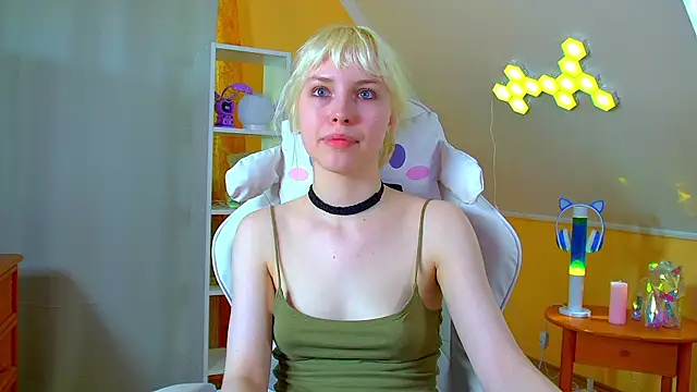 HannahHollis live cam on StripChat