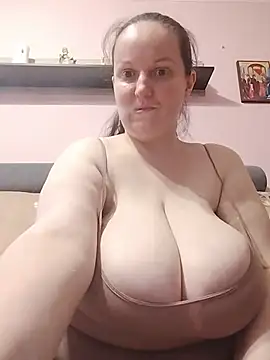 BustyLadyAlma live cam on StripChat