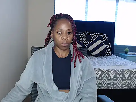 QUEENMANDYY webcam