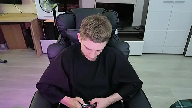 angryzan webcam