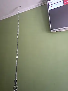 PlayfulThomas live cam on StripChat
