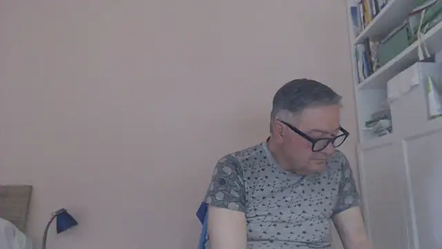 YOU6me live cam on StripChat