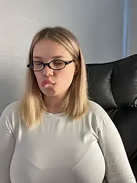 KimEvanss webcam
