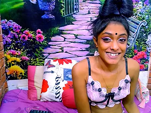 IndianPretty14u2Luv live cam on StripChat