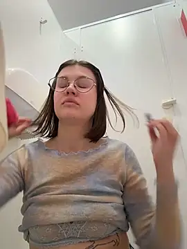 RinaCat live cam on StripChat