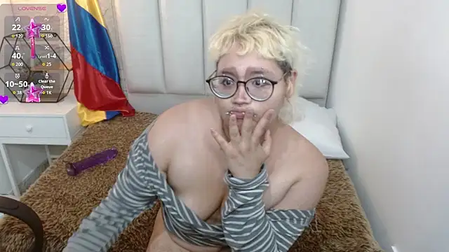 Echypyon_ live cam on StripChat