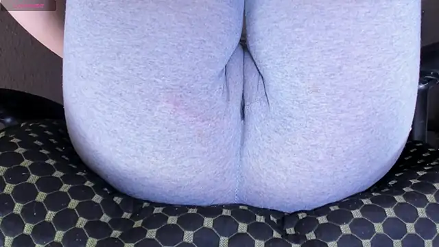 Cameltoe_squirt_inPants webcam