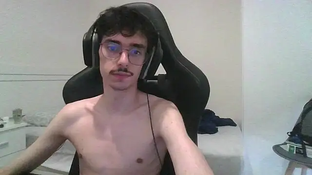 gabrielNovin17cm live cam on StripChat