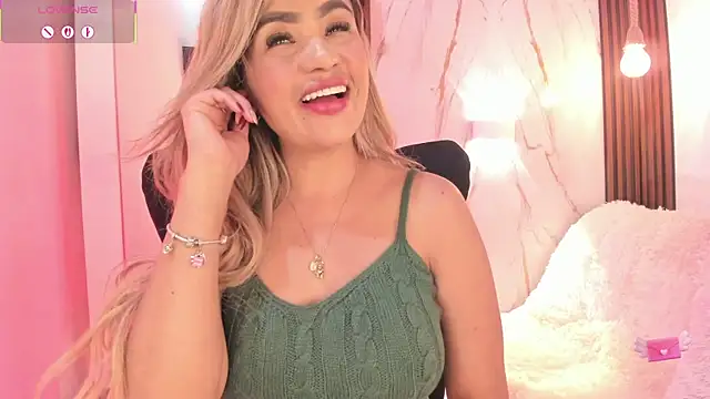 Agatha210 live cam on StripChat
