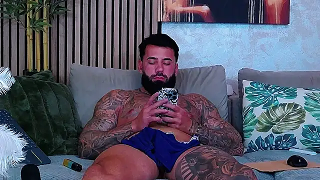 masterkingofmusclee - Masterkingofmusclee's free webcam - UK Sex Cams