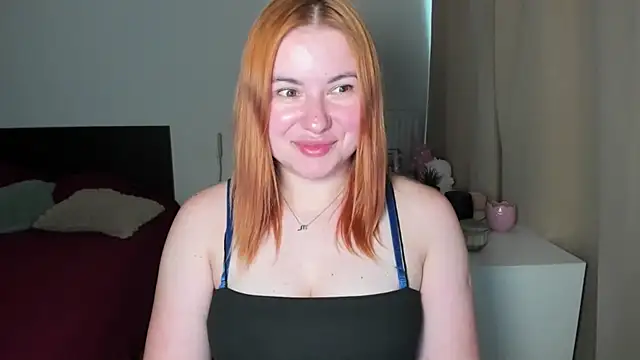 LAYLAxSTAR live cam on StripChat