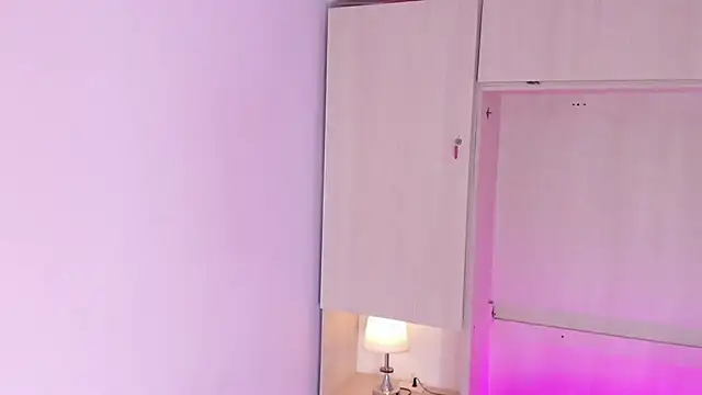 EmilyyStuart webcam