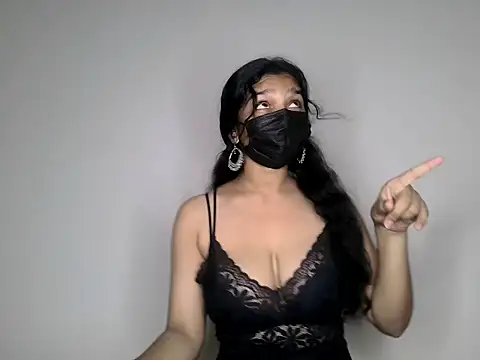 suzan_melly live cam on StripChat