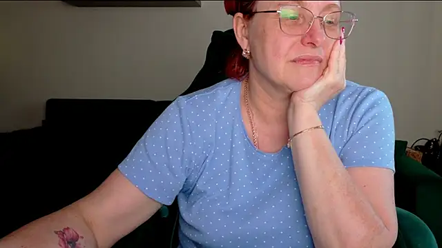 JoannaAndNeighbour live cam on StripChat